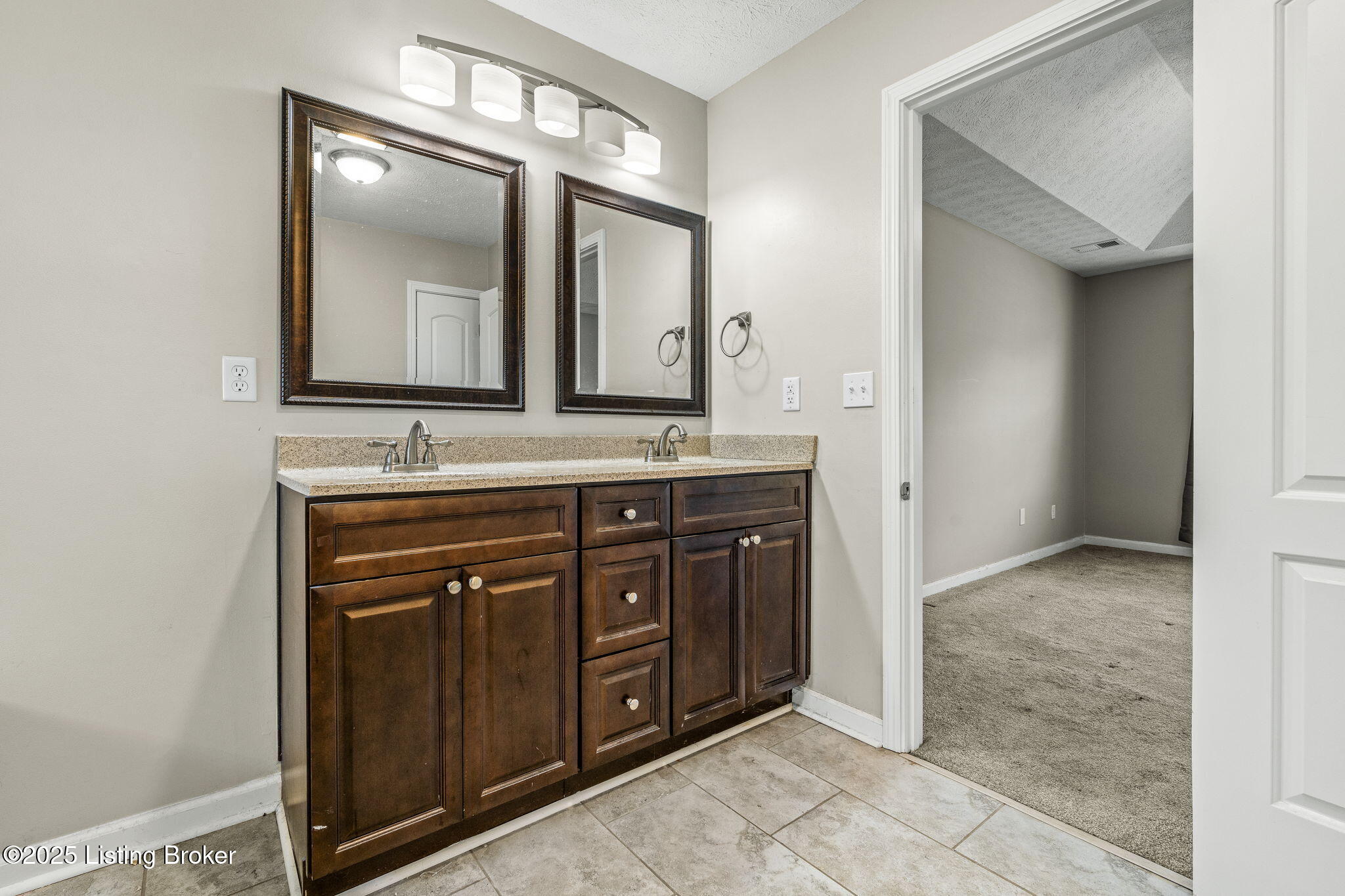 105 Scarlet Oak Cir, Elizabethtown, Pennsylvania image 24