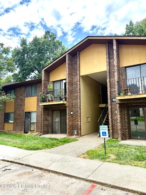 Tiny photo for 7074 Wildwood Cir #APT 164, Louisville, KY 40291 (MLS # 1730253)