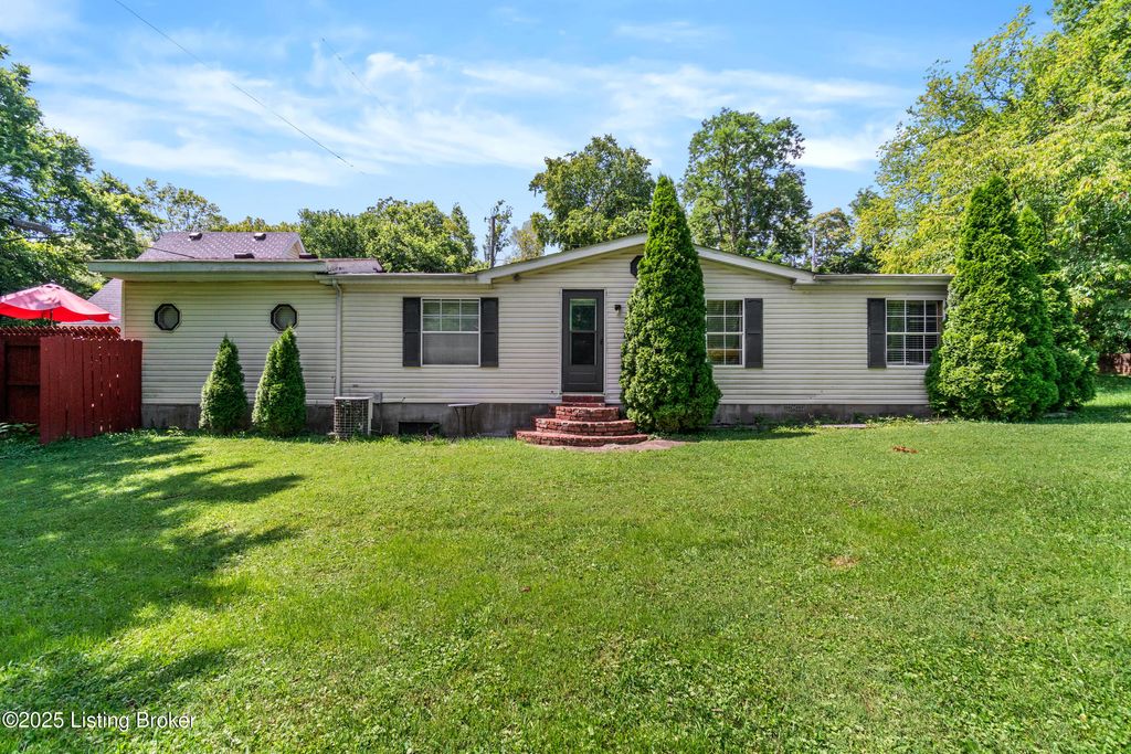 Photo of 7614 Fraziertown Rd, Pewee Valley, KY 40056 (MLS # 1697899)