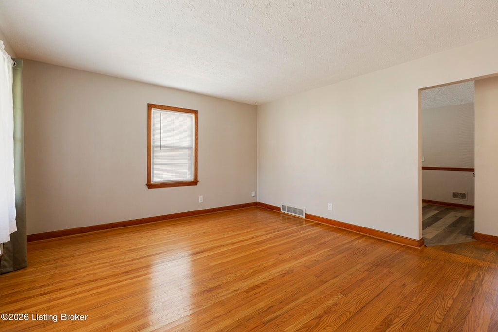 Photo of 1010 W Whitney Ave, Louisville, KY 40215 (MLS # 1728467)