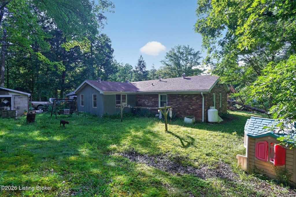 Photo of 360 Pine Oak Dr, Lebanon Junction, KY 40150 (MLS # 1722383)