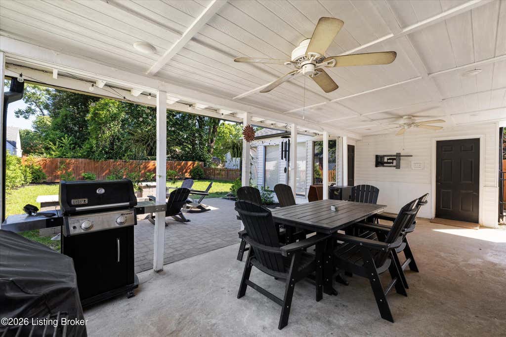 Photo of 3649 Warner Ave, Louisville, KY 40207 (MLS # 1719865)