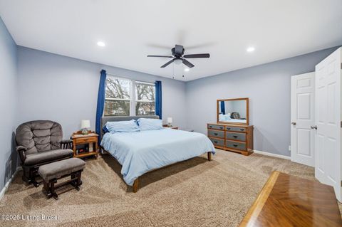 Tiny photo for 476 E Brandeis Ave, Louisville, KY 40217 (MLS # 1710685)