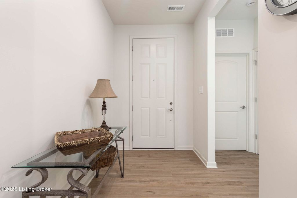 Photo of 3911 Blackthorn Pl, La Grange, KY 40031 (MLS # 1700771)