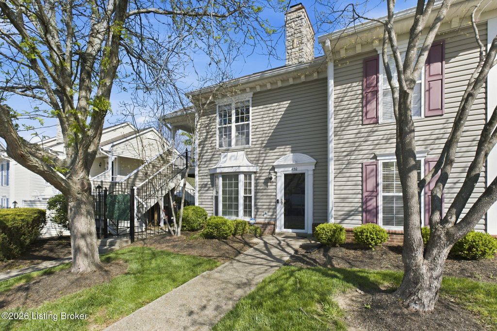 Photo of 450 Dean Taylor Ct, Simpsonville, KY 40067 (MLS # 1715292)