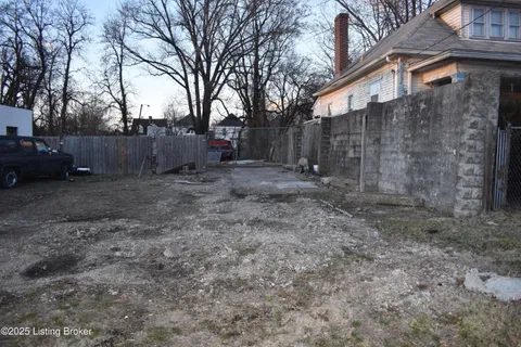 MLS: 1681033