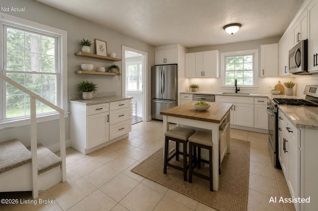 Photo of 1536 Eskridge Ln, Louisville, KY 40216 (MLS # 1723889)