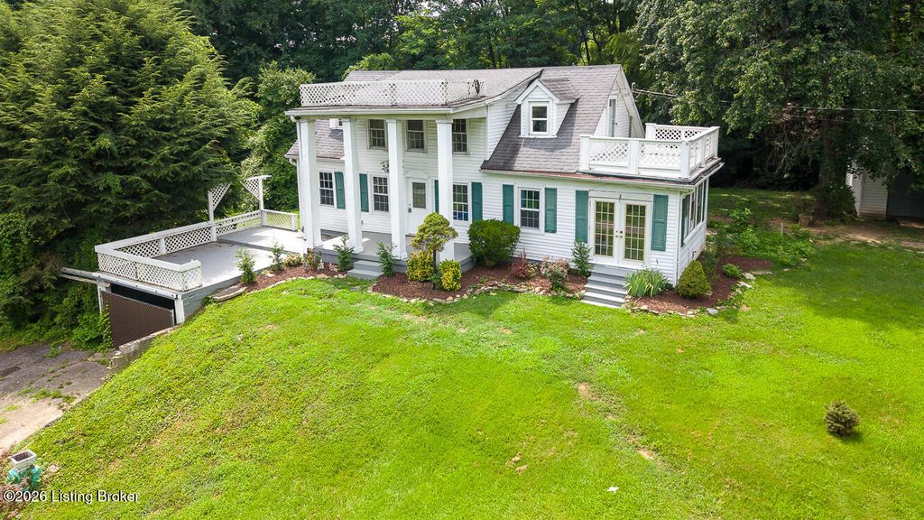 Photo of 1536 Eskridge Ln, Louisville, KY 40216 (MLS # 1723889)