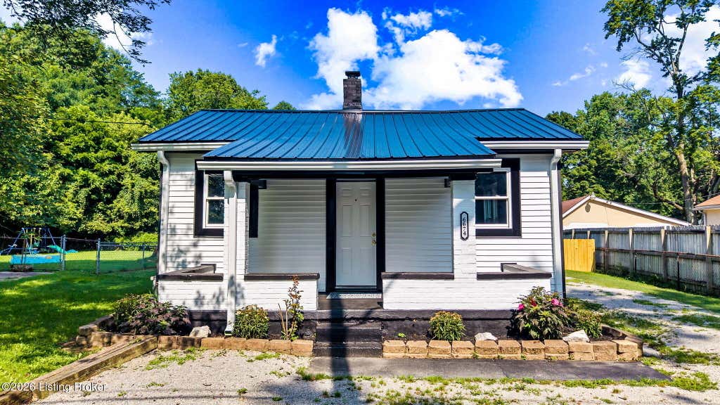 Photo of 6674 Rutledge Rd, Louisville, KY 40258 (MLS # 1724196)