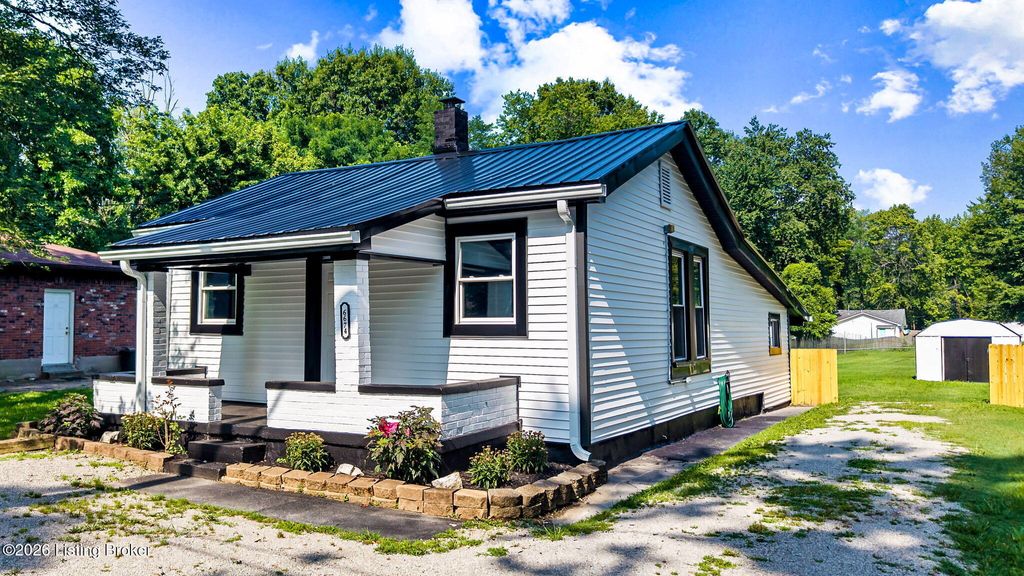 Photo of 6674 Rutledge Rd, Louisville, KY 40258 (MLS # 1724196)