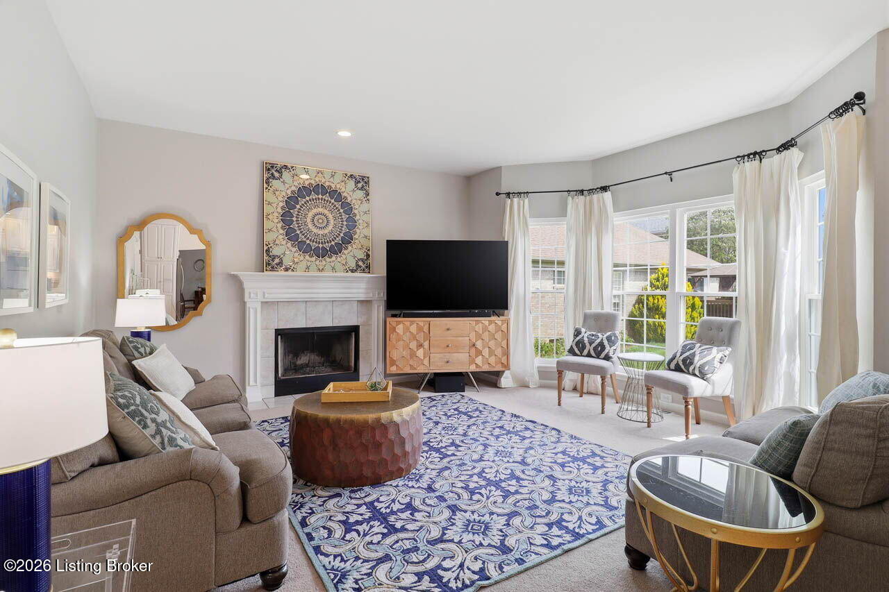 2905 Lake Vista Dr