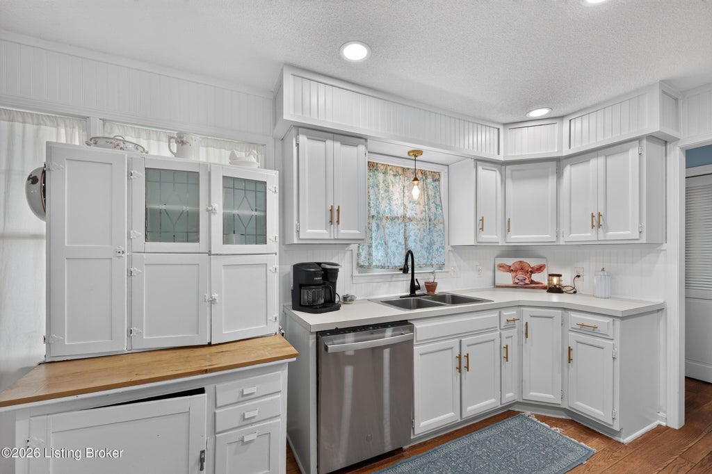 Photo of 615 S Breckinridge St, Hardinsburg, KY 40143 (MLS # 1732417)