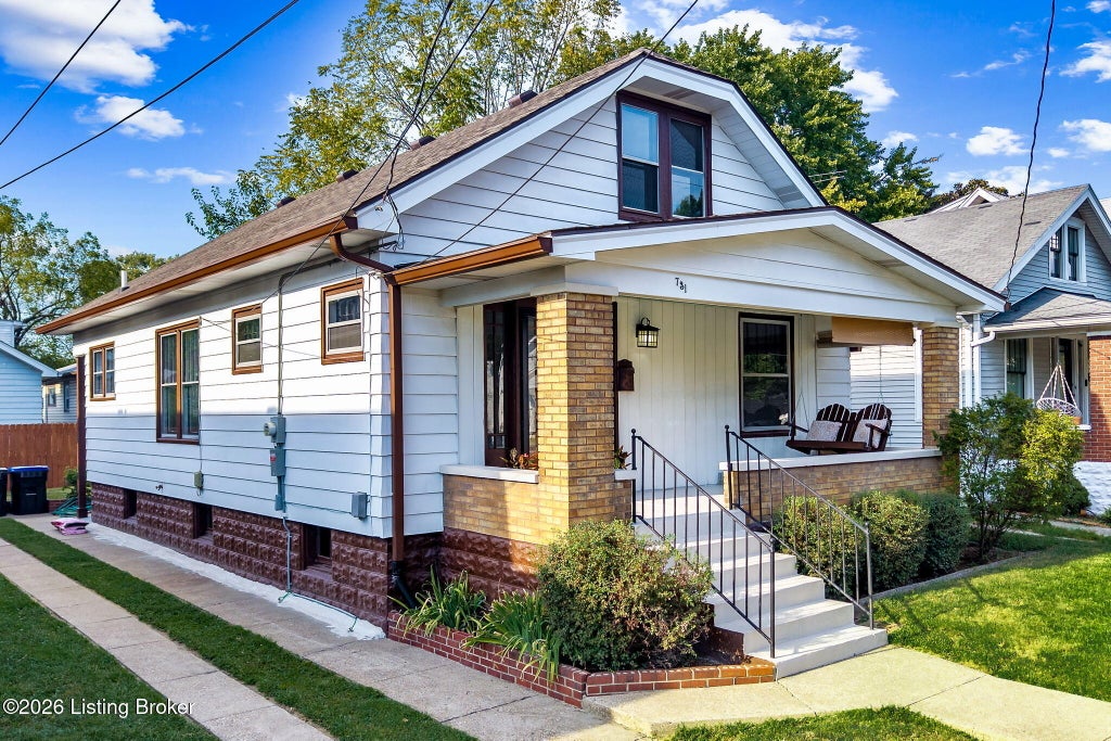 Photo of 731 S Barbee Way, Louisville, KY 40217 (MLS # 1729738)