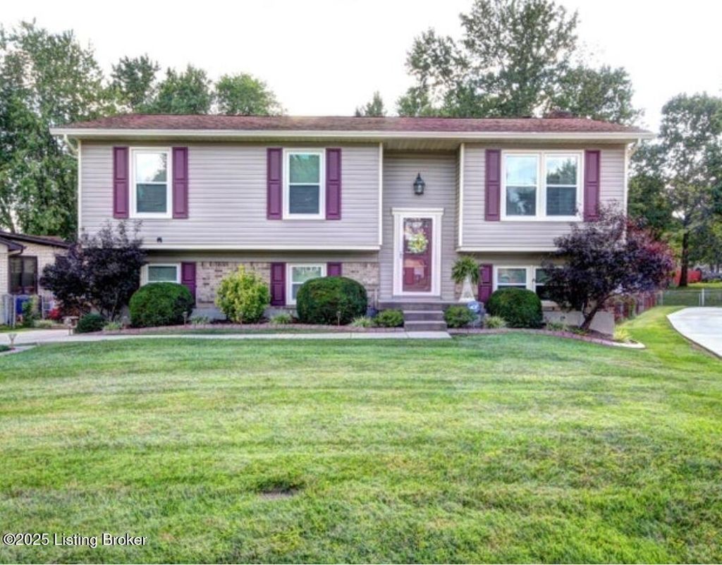 Photo of 7006 Honiasant Rd, Louisville, KY 40214 (MLS # 1702373)