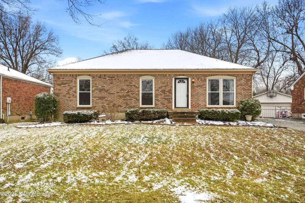 Photo of 6312 Big Ben Dr, Louisville, KY 40291 (MLS # 1705095)