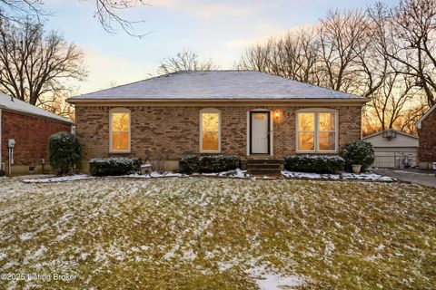 Photo of 6312 Big Ben Dr, Louisville, KY 40291 (MLS # 1705095)