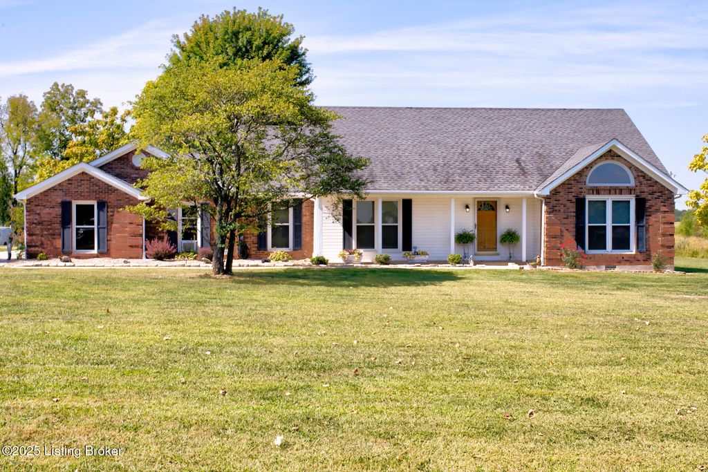 Photo of 875 Irish Ridge Rd, Bloomfield, KY 40008 (MLS # 1704430)