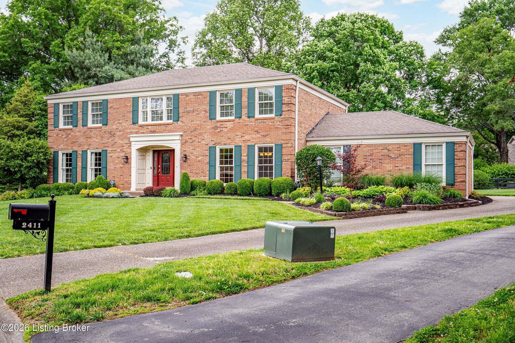 Photo of 2411 Marymount Ct, Louisville, KY 40242 (MLS # 1716541)