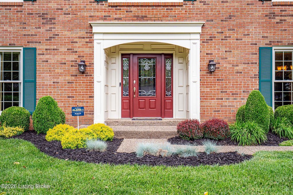 Photo of 2411 Marymount Ct, Louisville, KY 40242 (MLS # 1716541)