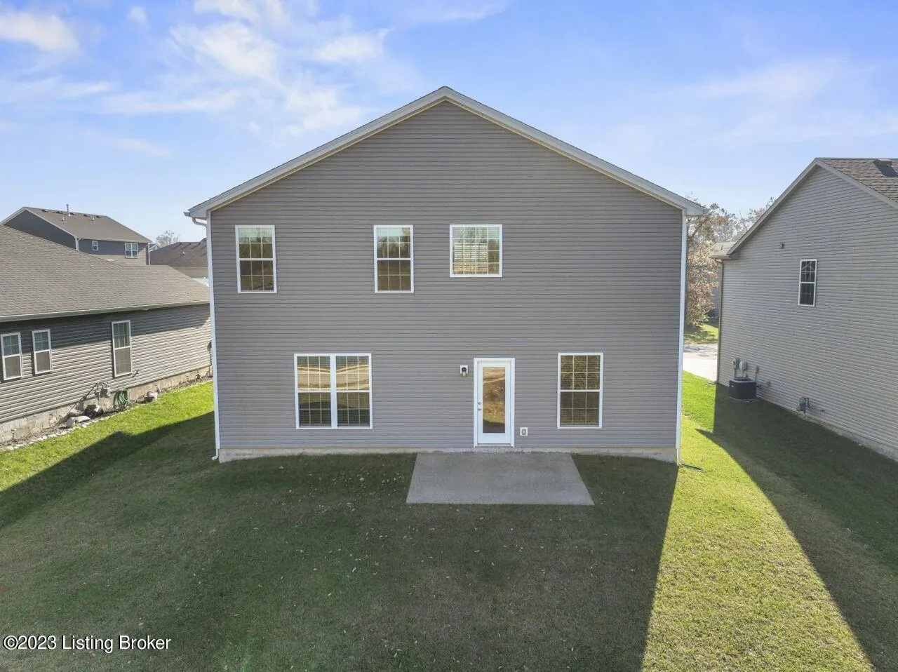 Louisville, Kentucky 40229, United States, 4 Bedrooms Bedrooms, ,3 BathroomsBathrooms,Residential,Active,83441