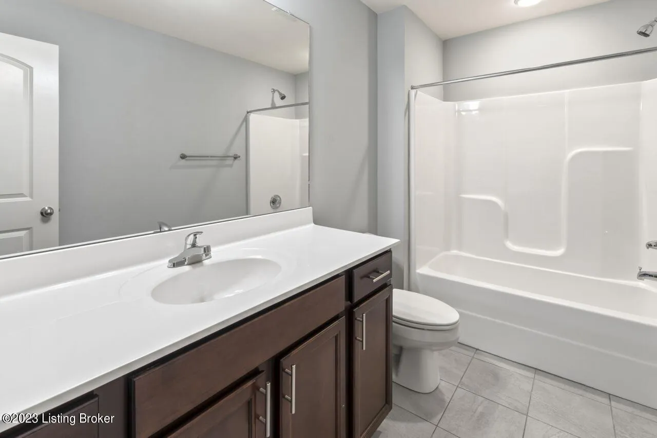 Louisville, Kentucky 40229, United States, 4 Bedrooms Bedrooms, ,3 BathroomsBathrooms,Residential,Active,83441