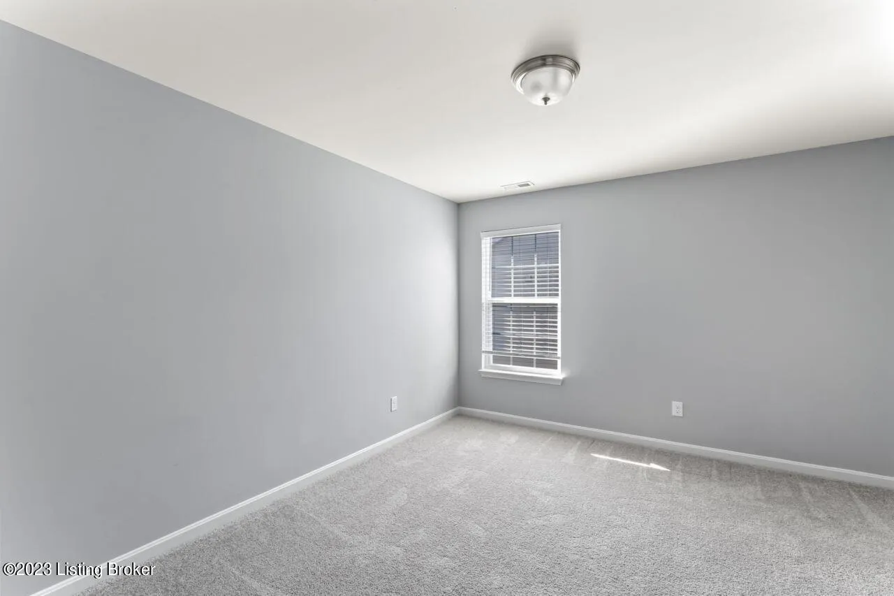 Louisville, Kentucky 40229, United States, 4 Bedrooms Bedrooms, ,3 BathroomsBathrooms,Residential,Active,83441