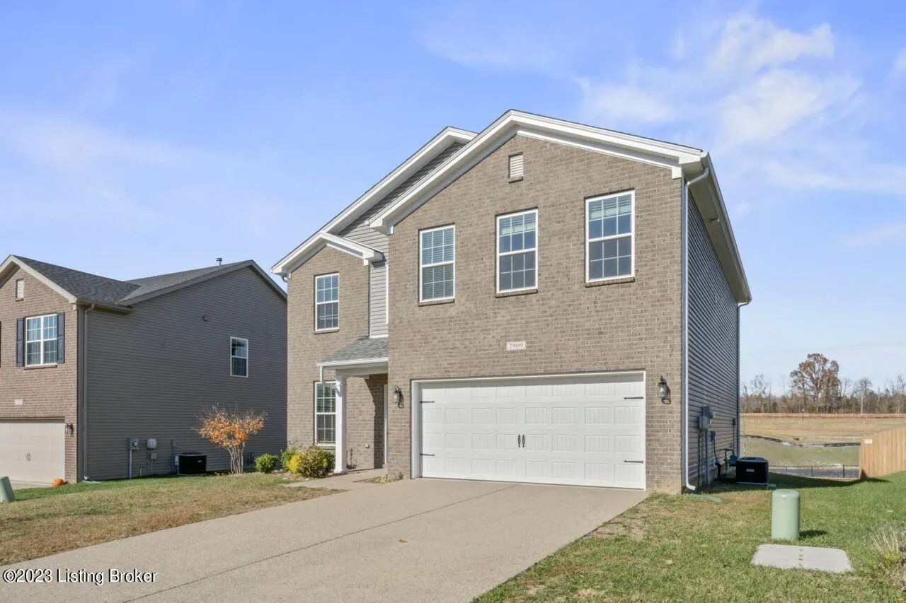 Louisville, Kentucky 40229, United States, 4 Bedrooms Bedrooms, ,3 BathroomsBathrooms,Residential,Active,83441