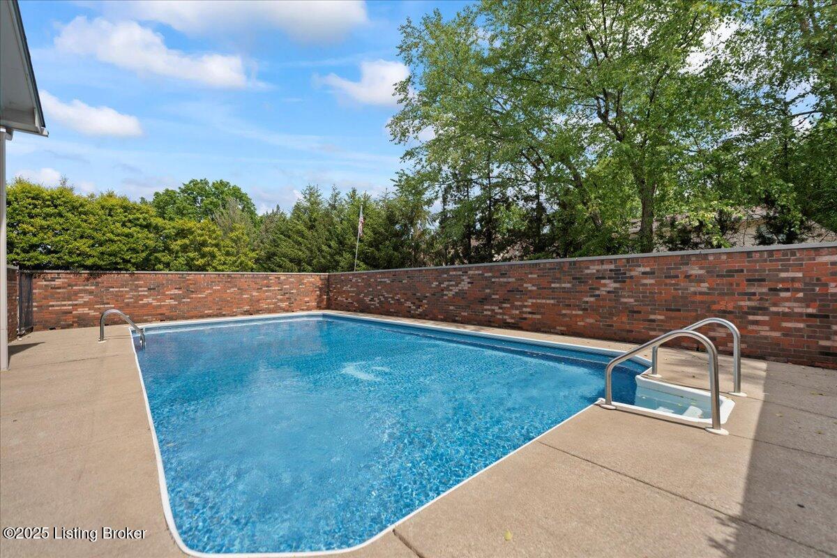 1017 Colonel Anderson Pkwy, Louisville, Pennsylvania image 3