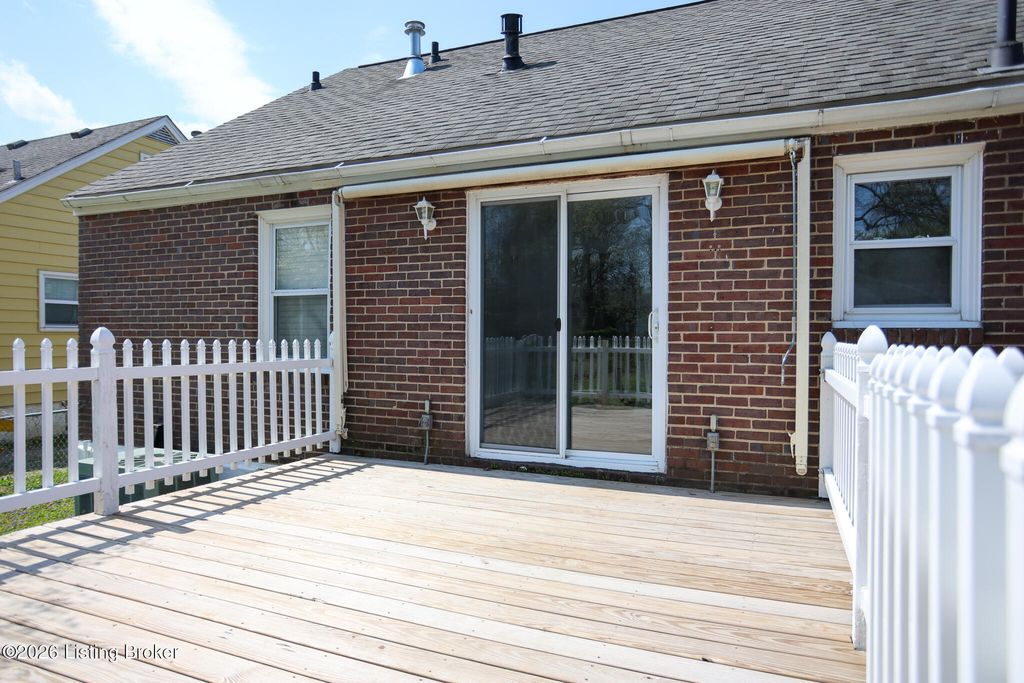 Photo of 4625 Cliff Ave, Louisville, KY 40215 (MLS # 1713035)