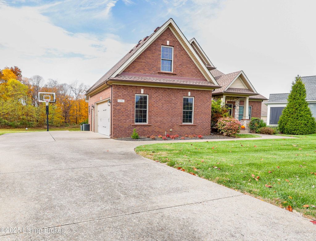 Photo of 6204 Maddox Blvd, Prospect, KY 40059 (MLS # 1703358)