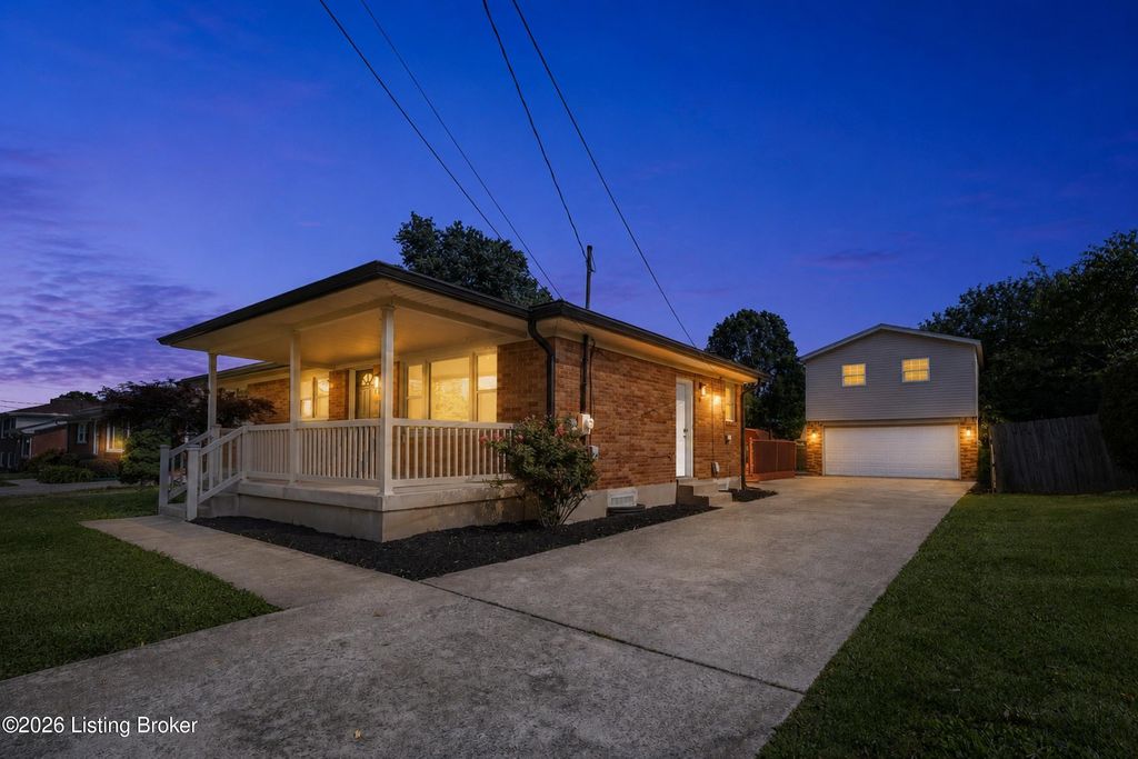 Photo of 6021 Princess Way, Louisville, KY 40219 (MLS # 1718275)