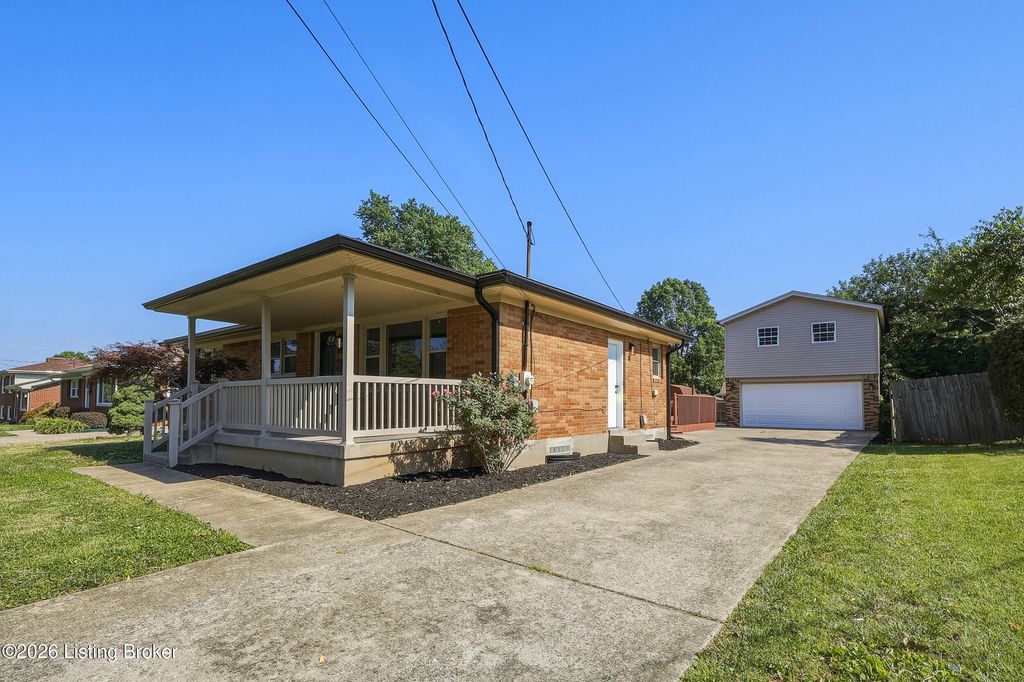 Photo of 6021 Princess Way, Louisville, KY 40219 (MLS # 1718275)