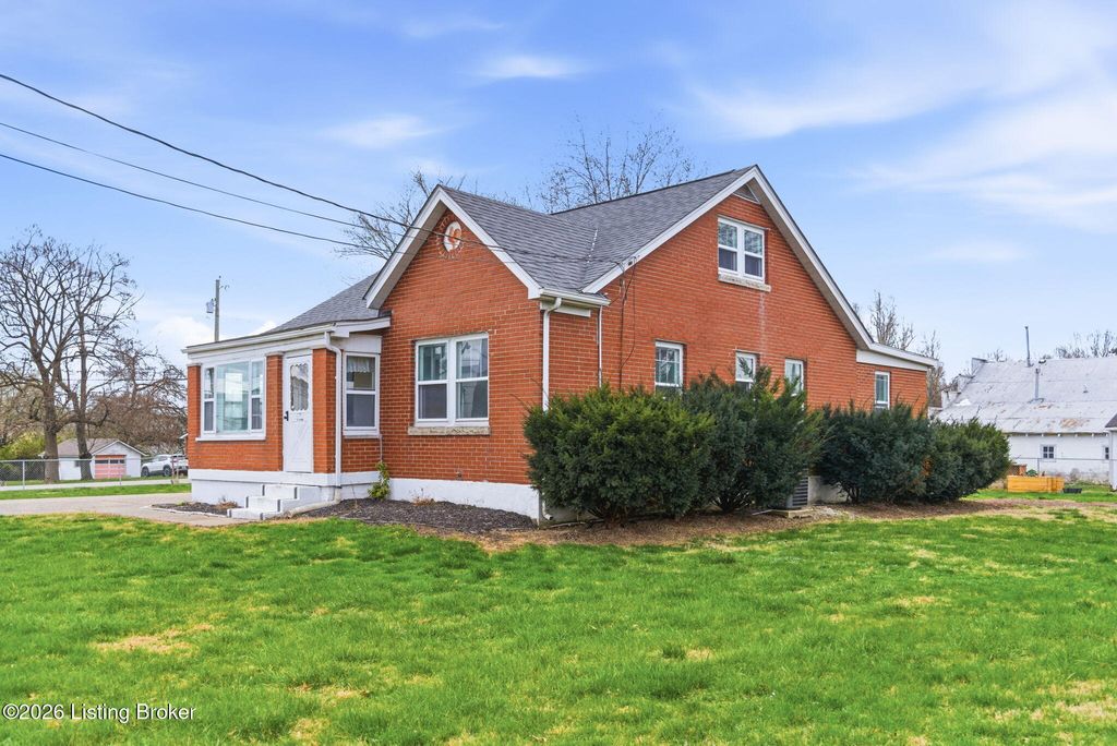 Photo of 3702 Kramers Ln, Louisville, KY 40216 (MLS # 1711789)