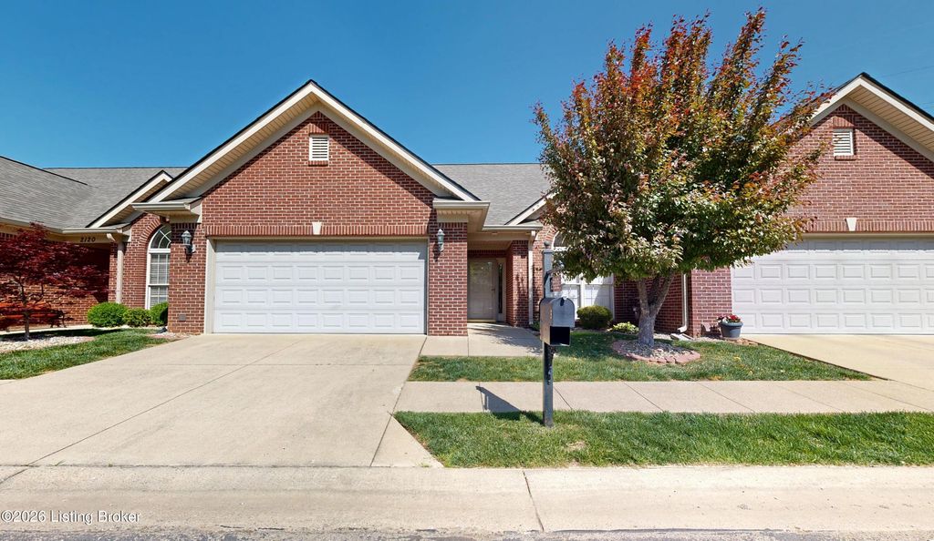 Photo of 2212 Pickwick Dr, New Albany, IN 47150 (MLS # 1715072)