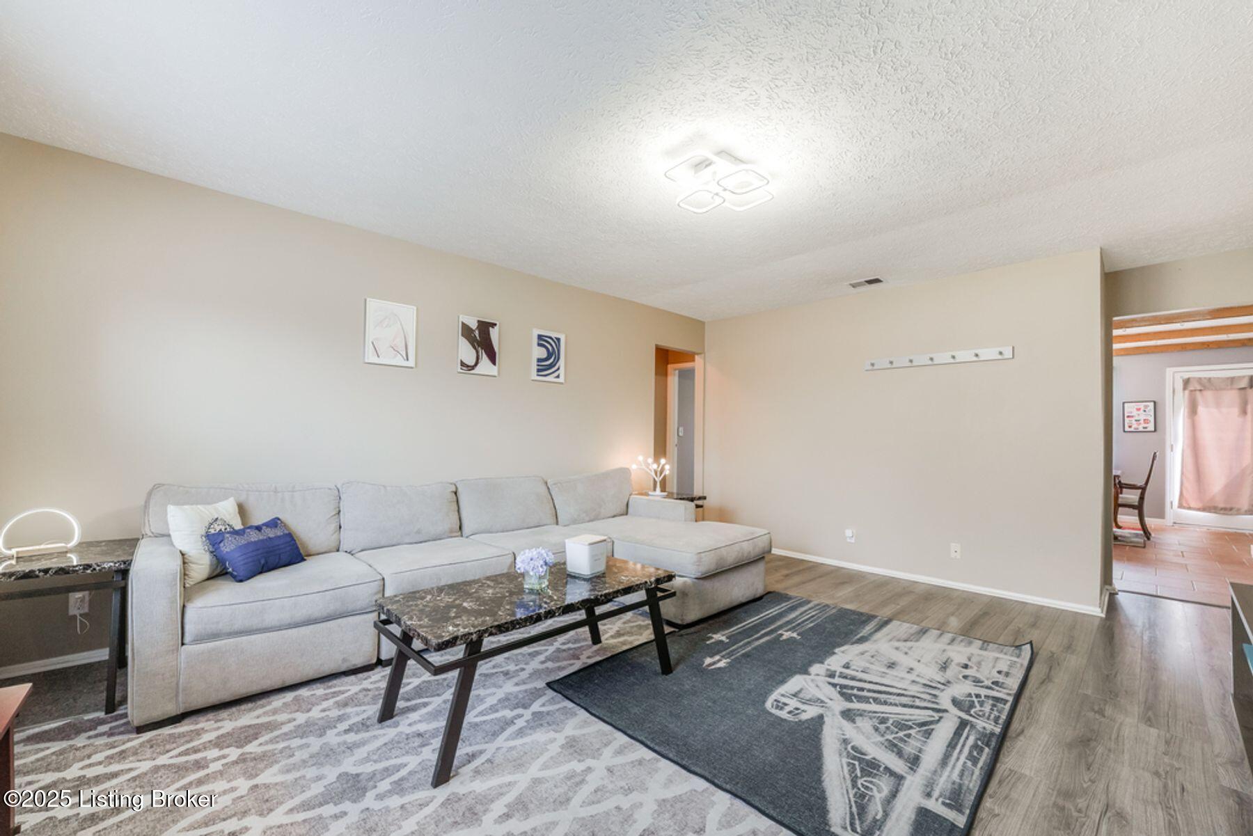 2835 Goose Creek Rd #3, Louisville, Kentucky image 3