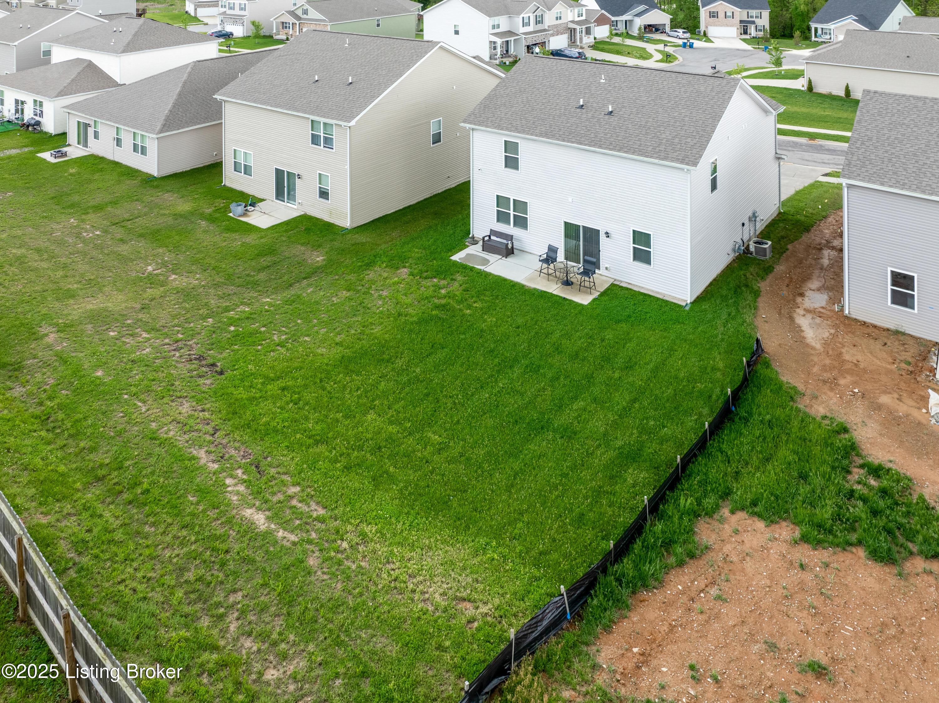 8005 Cedar Meadows Ln, Louisville, Kentucky image 32