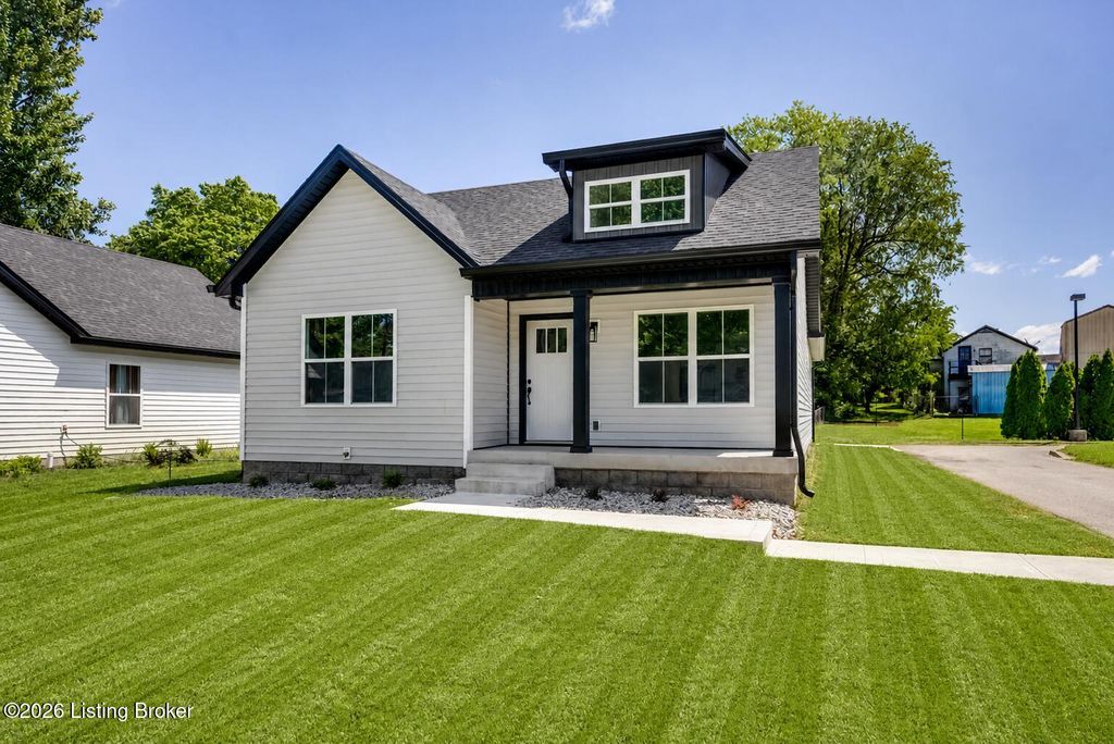 Photo of 107 N Kennett Ave, Bardstown, KY 40004 (MLS # 1716061)