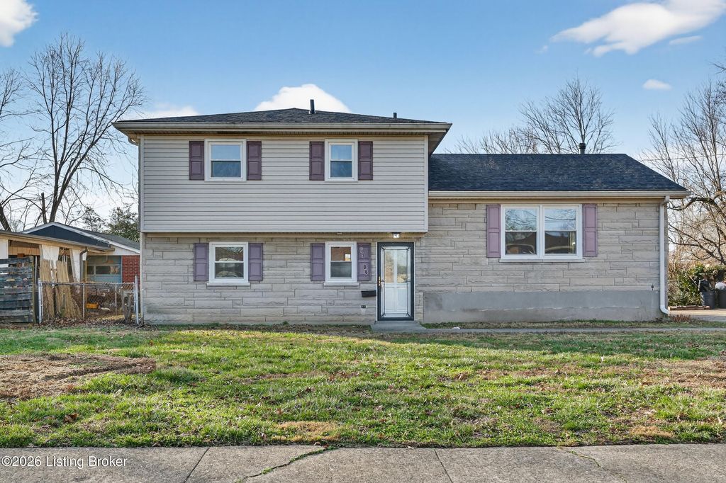 Photo of 7106 Sun Valley Dr, Louisville, KY 40272 (MLS # 1708739)