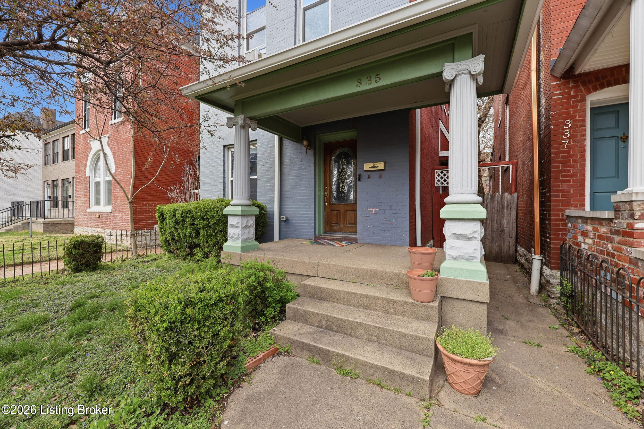 335 E St Catherine St