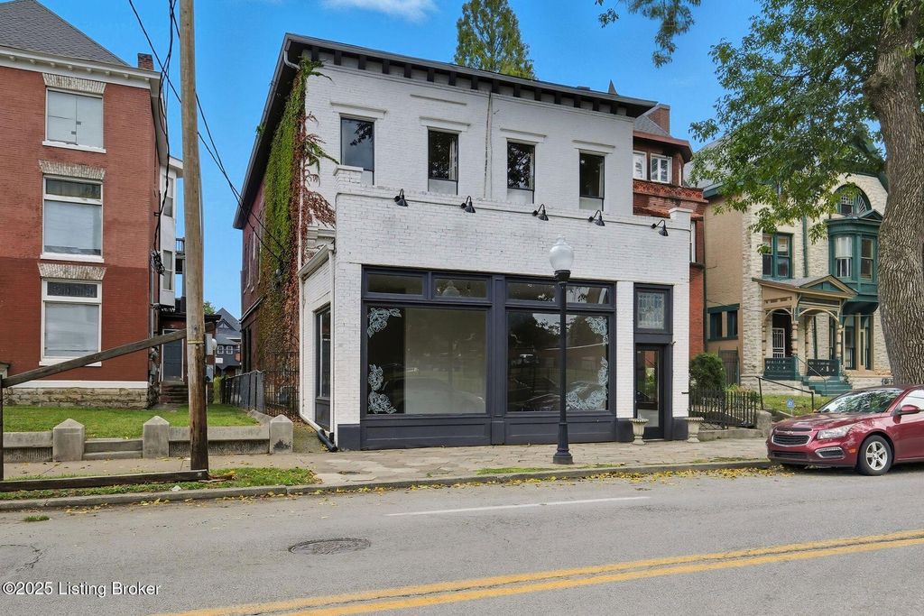 Photo of 1217 S 4th St, Louisville, KY 40203 (MLS # 1699204)