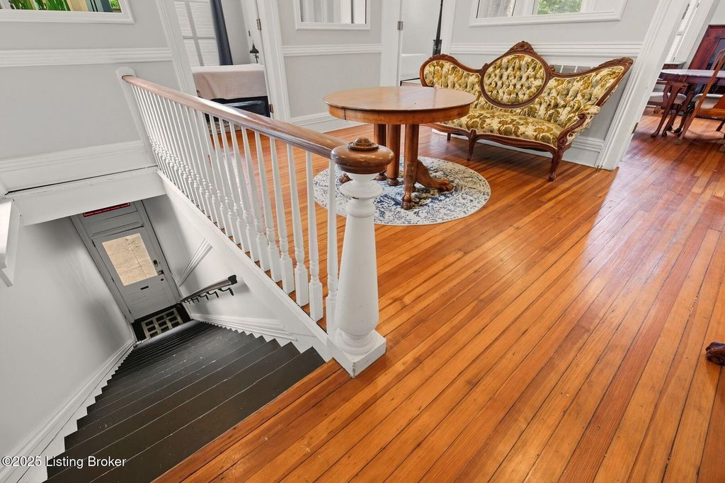 Photo of 1217 S 4th St, Louisville, KY 40203 (MLS # 1699204)