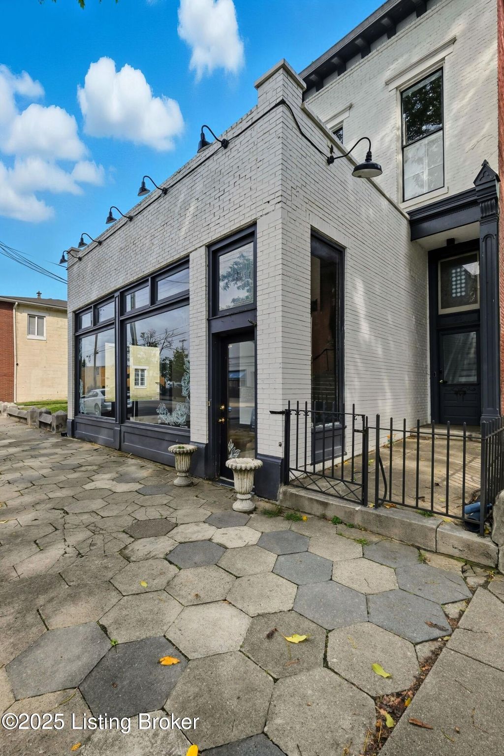 Photo of 1217 S 4th St, Louisville, KY 40203 (MLS # 1699204)