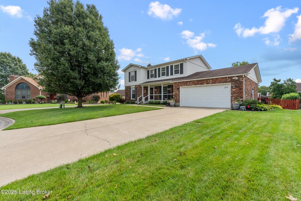 Photo of 312 New England Ct, Louisville, KY 40214 (MLS # 1726437)