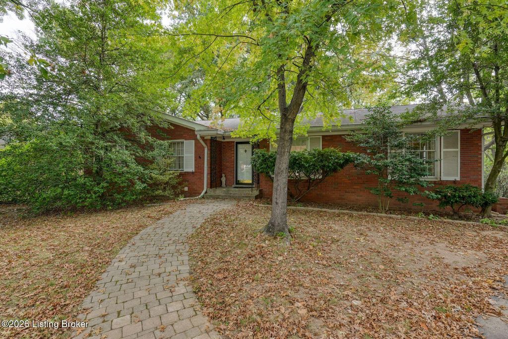 Photo of 2509 Walbrook Dr, Louisville, KY 40222 (MLS # 1714919)