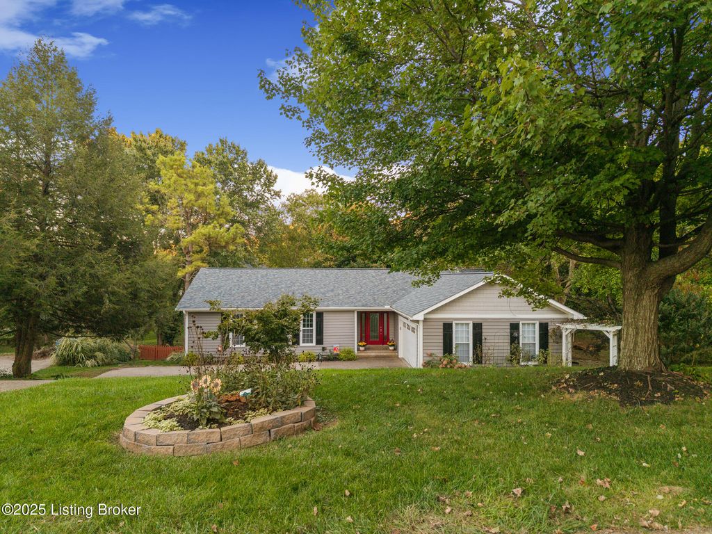 Photo of 12713 Churchill Pkwy, Goshen, KY 40026 (MLS # 1701147)