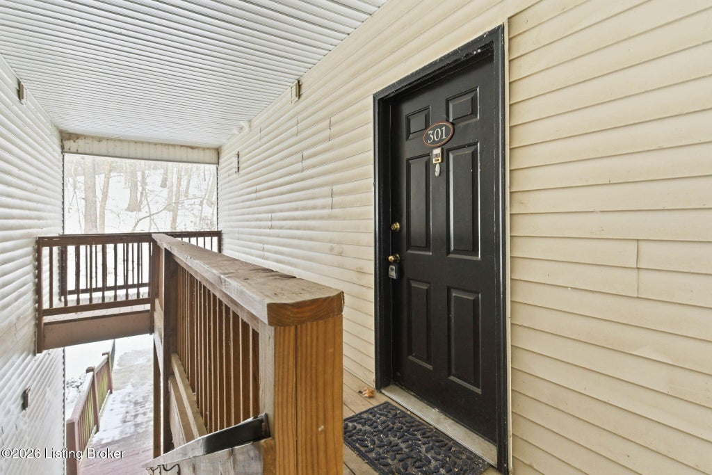 Photo of 3200 Renwood Blvd, Louisville, KY 40214 (MLS # 1721806)