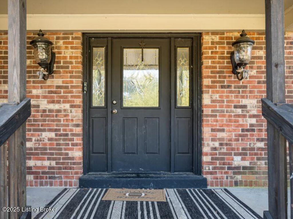 Photo of 112 Delaware Way, Carrollton, KY 41008 (MLS # 1714045)