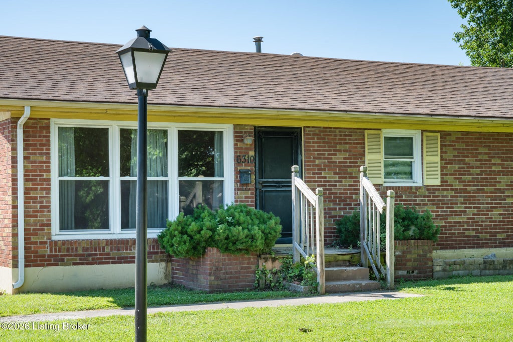 Photo of 6310 Sheila Rd, Louisville, KY 40219 (MLS # 1719764)
