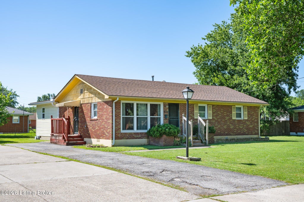 Photo of 6310 Sheila Rd, Louisville, KY 40219 (MLS # 1719764)