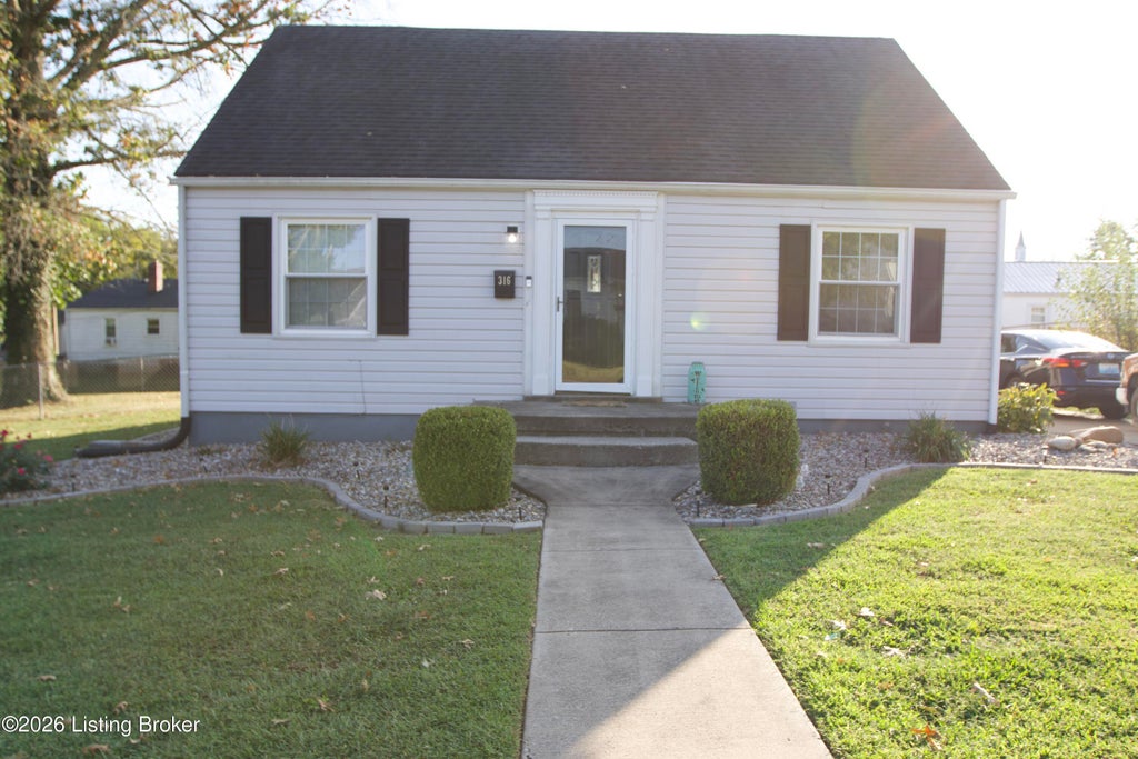 Photo of 316 Robin Rd, Elizabethtown, KY 42701 (MLS # 1728016)